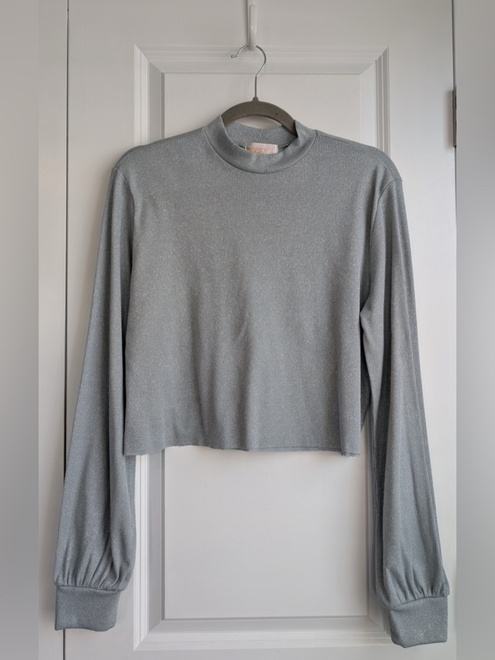 Beach Riot Women’s Cropped Shimmery Lightweight Lounge Sweater Silver Size M
